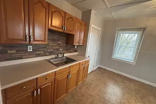 127 Court St, Plymouth, MA 02360 - Photo 3
