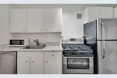 9 Hawthorne Pl #5K, Boston, MA 02114 - Photo 5