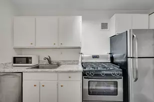 9 Hawthorne Pl, Boston, MA 02114 - Photo 5