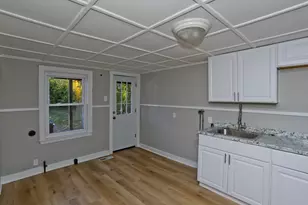 52 Orange St, Westfield, MA 01085 - Photo 5