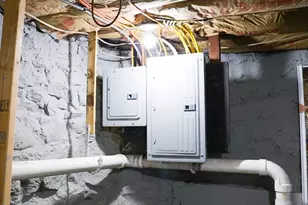 84 Cambridge St, Lowell, MA 01851 - Photo 35