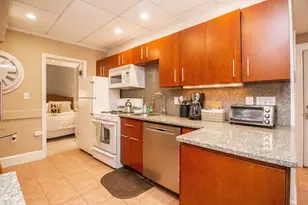 1253 Beacon St, Brookline, MA 02446 - Photo 9