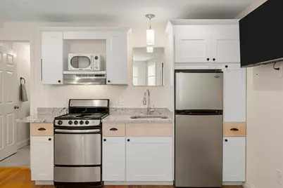 11 Charter St, Newburyport, MA 01950 - Photo 9