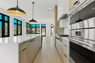 14 Green St, Brookline, MA 02446 - Photo 5