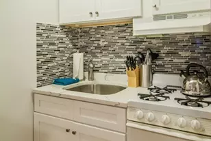 1253 Beacon St, Brookline, MA 02446 - Photo 7