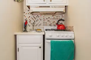 1253 Beacon St, Brookline, MA 02446 - Photo 11