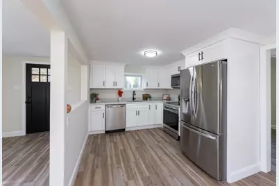 9 Everett St, Carver, MA 02330 - Photo 3