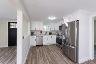 9 Everett St, Carver, MA 02330 - Photo 3