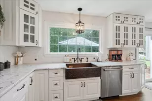 84 Diniz Dr, Raynham, MA 02767 - Photo 19