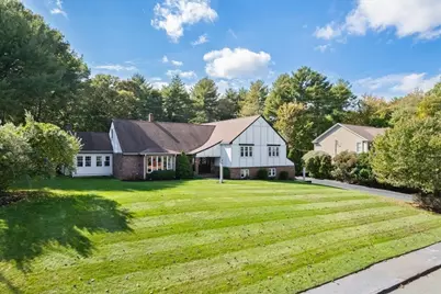 84 Diniz Dr, Raynham, MA 02767 - Photo 5