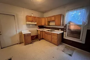 34 Wellesley St, Springfield, MA 01109 - Photo 3