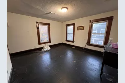 34 Wellesley St, Springfield, MA 01109 - Photo 9