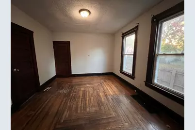 34 Wellesley St, Springfield, MA 01109 - Photo 7