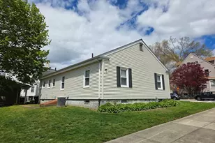 499 Maple St, Fall River, MA 02720 - Photo 3
