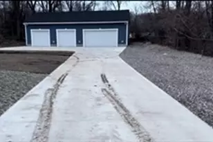 19 Meadowbrook Rd, Agawam, MA 01001 - Photo 3