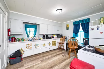 324 Cottage St, New Bedford, MA 02740 - Photo 15