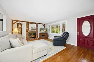 28 Chestnut Hill Rd, Chelmsford, MA 01824 - Photo 5