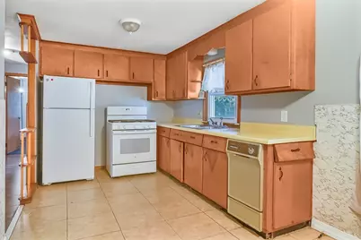 74 Valley Rd, Springfield, MA 01119 - Photo 9