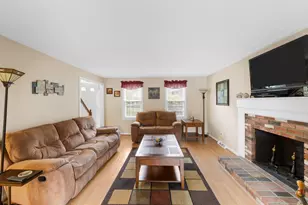19 Camelot Ct, Stoughton, MA 02072 - Photo 5