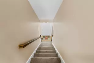 19 Camelot Ct, Stoughton, MA 02072 - Photo 9