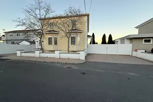 37 Vera St, Revere, MA 02151 - Photo 1