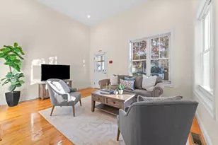 127 Harvey St, Cambridge, MA 02140 - Photo 3