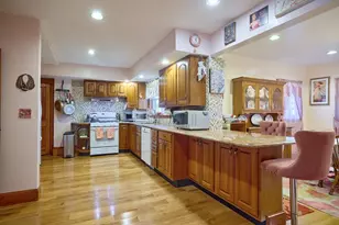 72 Oakland Ave, Quincy, MA 02170 - Photo 5