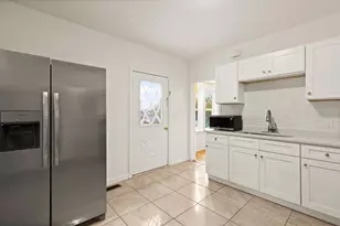 10 Minthorne St, Worcester, MA 01603 - Photo 17