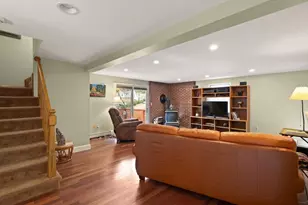 320 Pillings Pond Rd, Lynnfield, MA 01940 - Photo 9