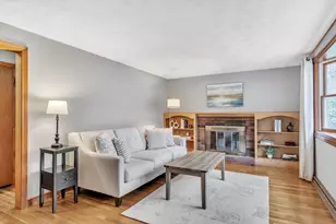 11 Violet Rd, Burlington, MA 01803 - Photo 3