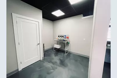 673 White St, Springfield, MA 01108 - Photo 5