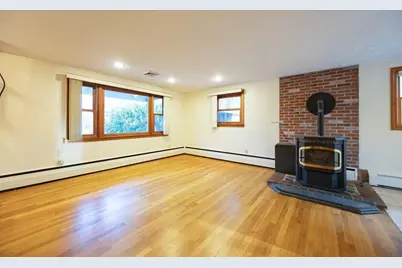 625 Norfolk St, Holliston, MA 01746 - Photo 5