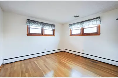 625 Norfolk St, Holliston, MA 01746 - Photo 15