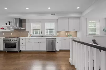 72 Governor Winthrop Rd #2, Somerville, MA 02145 - Photo 9