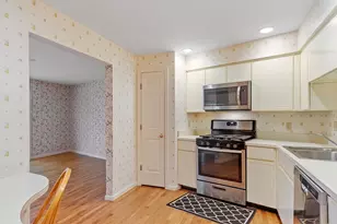 4004 Brompton Cir, Worcester, MA 01609 - Photo 11