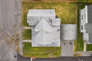 216 Walnut St, Clinton, MA 01510 - Photo 39