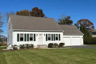 21 Avis St, Dartmouth, MA 02748 - Photo 3