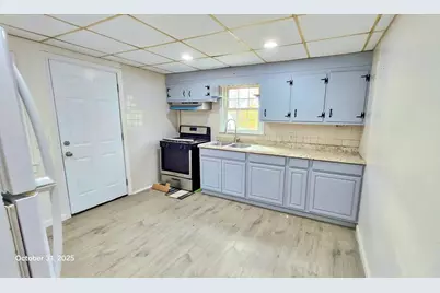 138 W Forest St, Lowell, MA 01851 - Photo 5