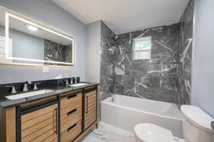 820 Center St, Pembroke, MA 02359 - Photo 9