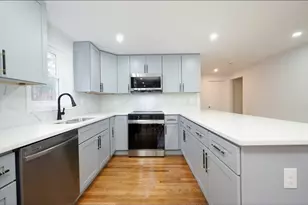 820 Center St, Pembroke, MA 02359 - Photo 3