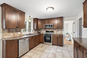 27 Eastwood Dr, Wilbraham, MA 01095 - Photo 13