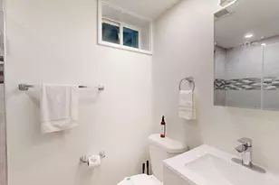 36 Montgomery St, Cambridge, MA 02140 - Photo 11