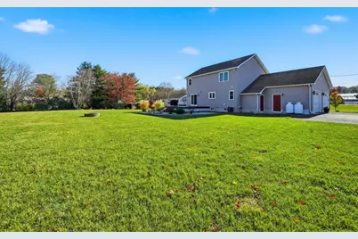 559 E State St, Granby, MA 01033 - Photo 37