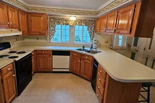 96 Trailwood Dr, Bridgewater, MA 02324 - Photo 17