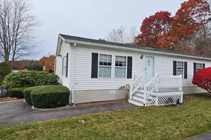 96 Trailwood Dr, Bridgewater, MA 02324 - Photo 3