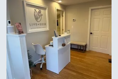 52 Pleasant St, Woburn, MA 01801 - Photo 21