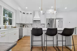 31 Houghton St, Somerville, MA 02143 - Photo 3