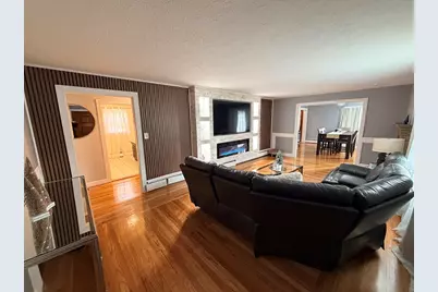 361 S Main St, Bellingham, MA 02019 - Photo 5