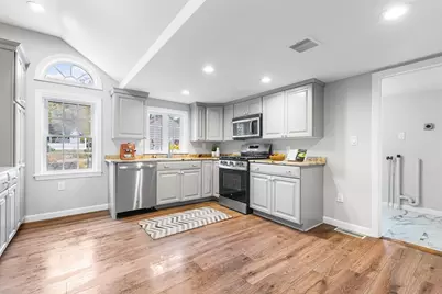 18 Colby St, Rockland, MA 02370 - Photo 3