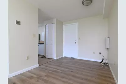 135 Grove St #110, Rockland, MA 02370 - Photo 5